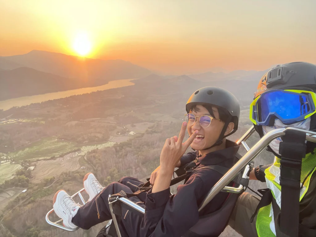 A happy customer with paramotor luang prabang