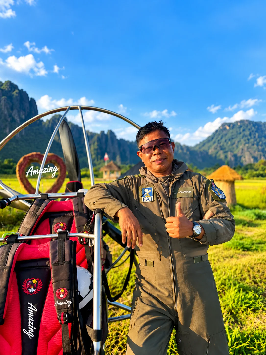 Pilot Dum, Adventure Ticket Vang Vieng paramotor pilot